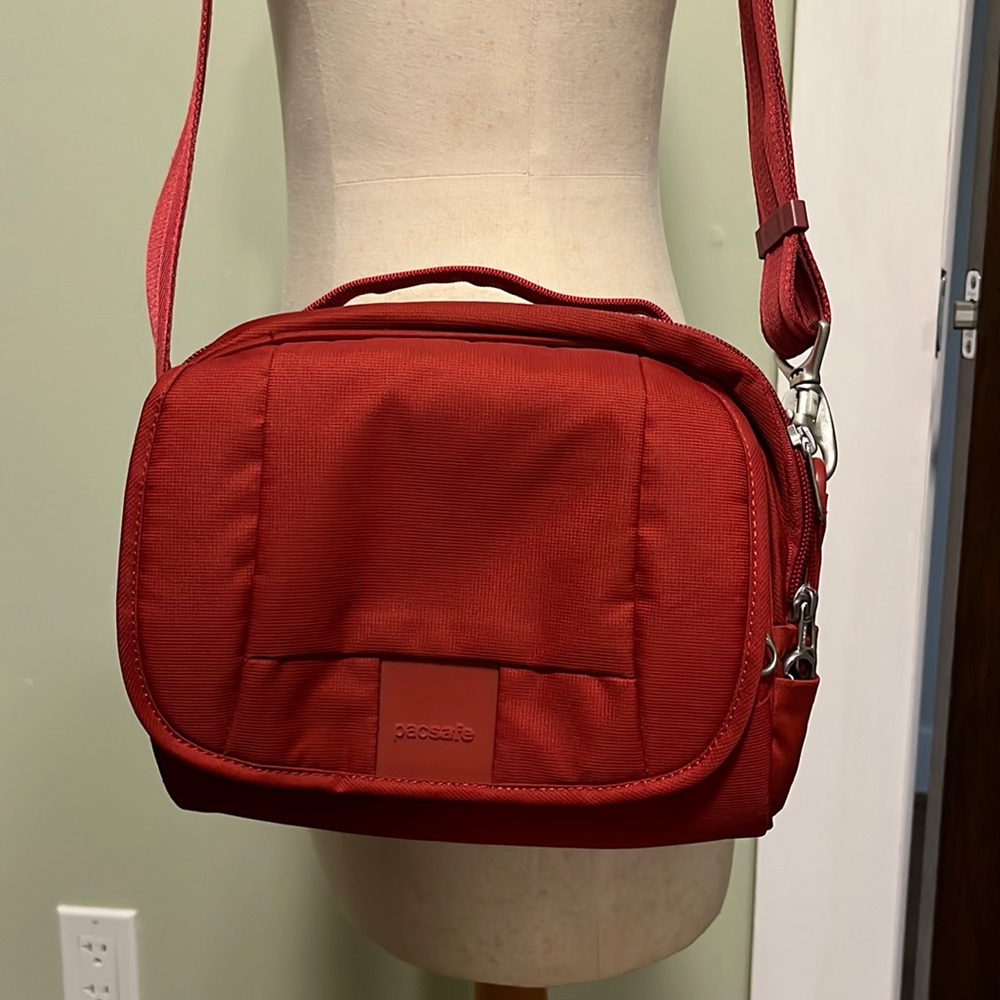 Pacsafe Metrosafe LS140 crossbody bag red RFID safe pocket anti-theft